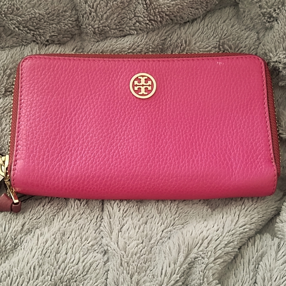 EUC Tory Burch zip wallet